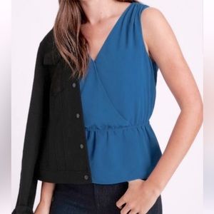 NWOT Banana Republic V-Neck Peplum Top in S